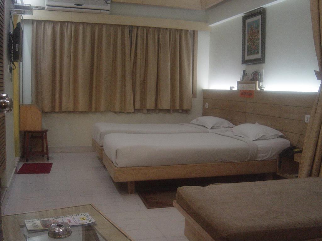 Parklane Hotel Mysore Εξωτερικό φωτογραφία