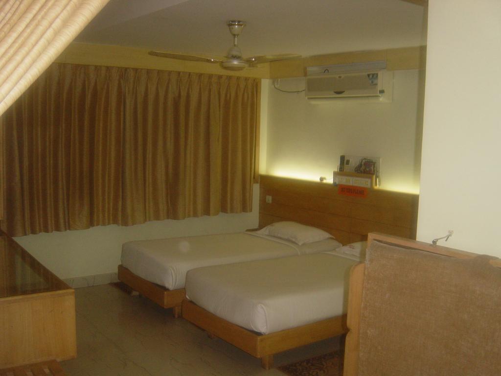 Parklane Hotel Mysore Εξωτερικό φωτογραφία